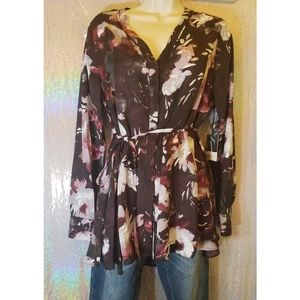 Vera Wang Size Medium Purple Floral Sheer Blouse with Tie
